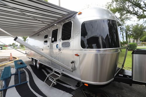 2026 Airstream Classic 30RB