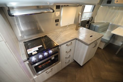 2026 Airstream International 27FB