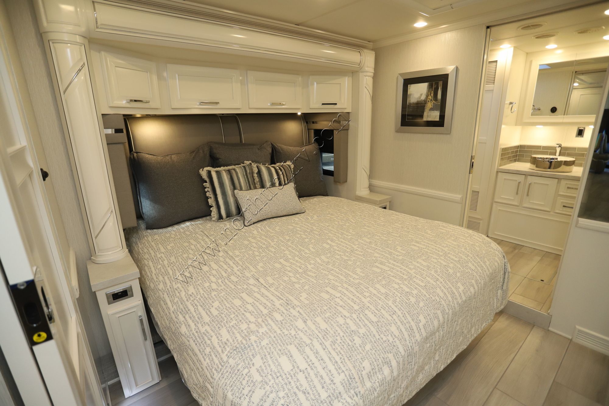 New 2026 Newmar Ventana 4037 Class A  For Sale