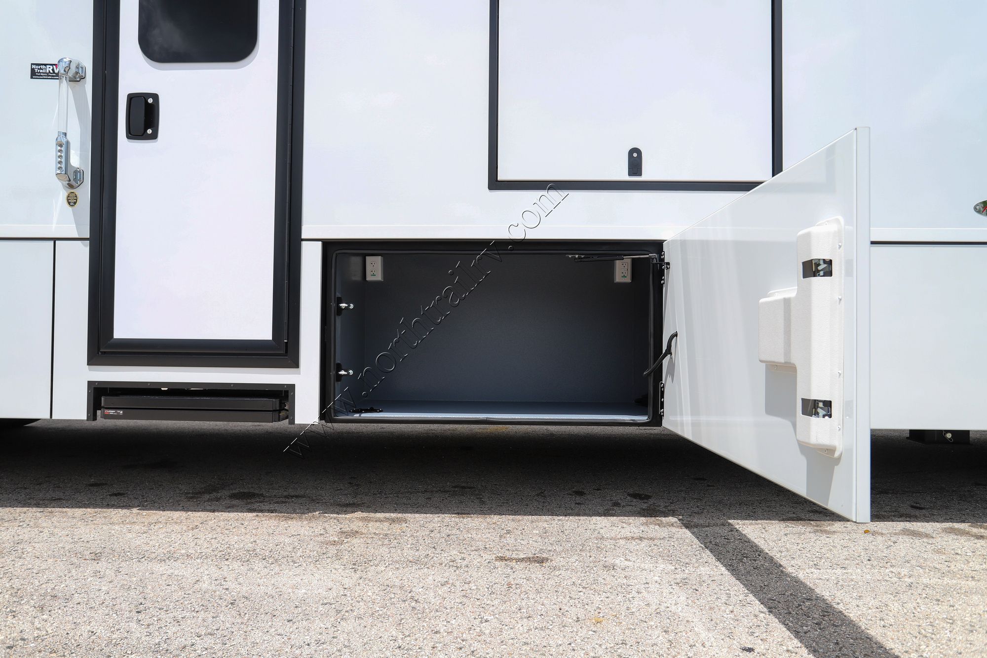 New 2026 Renegade Rv Classic 45CBF Super C  For Sale