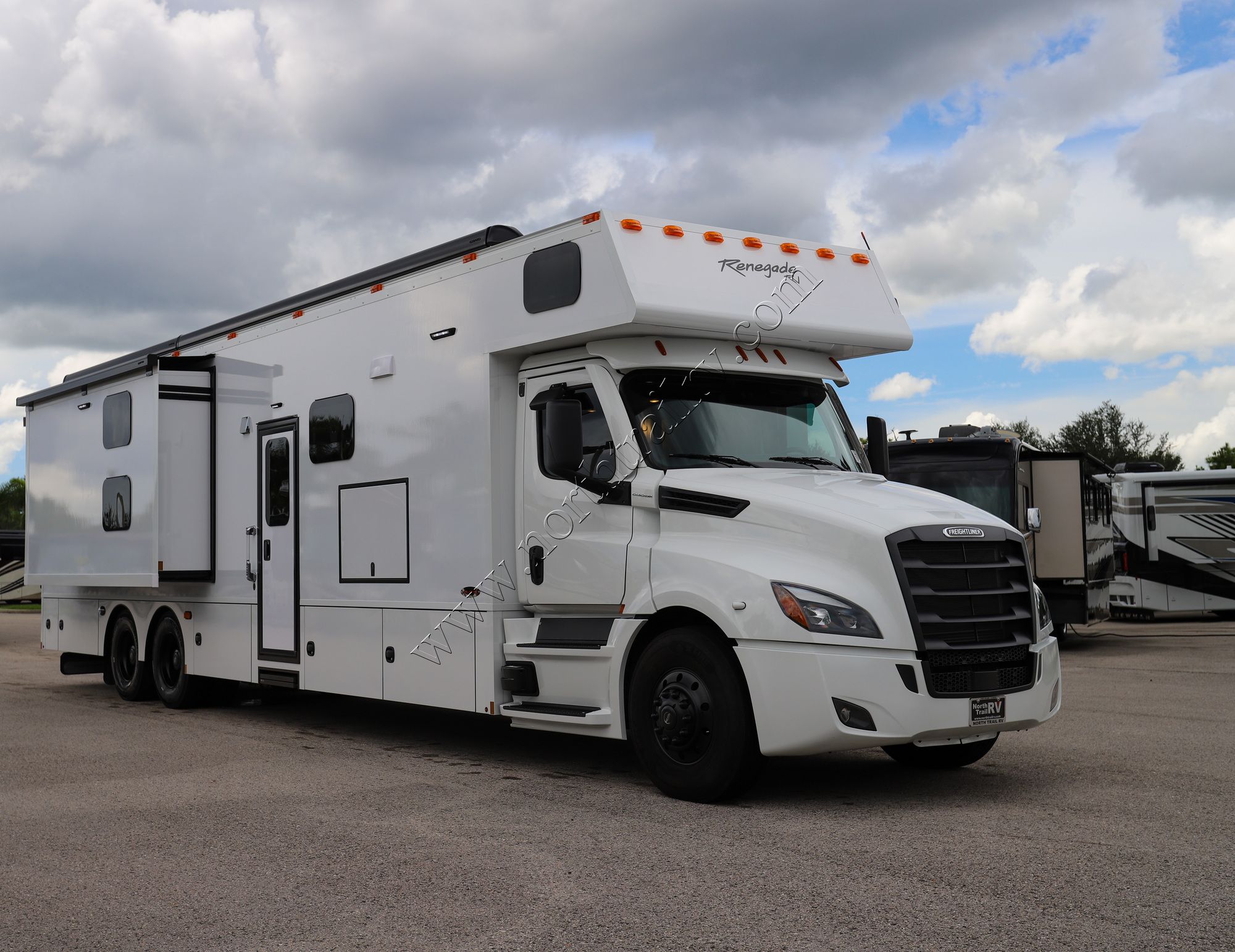 New 2026 Renegade Rv Classic 45CBF Super C  For Sale