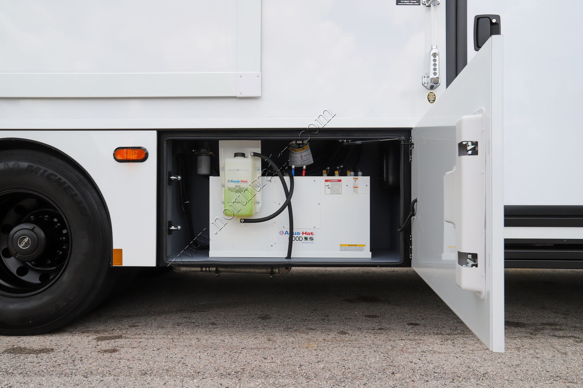 New 2026 Renegade Rv Classic 45CBF Super C  For Sale