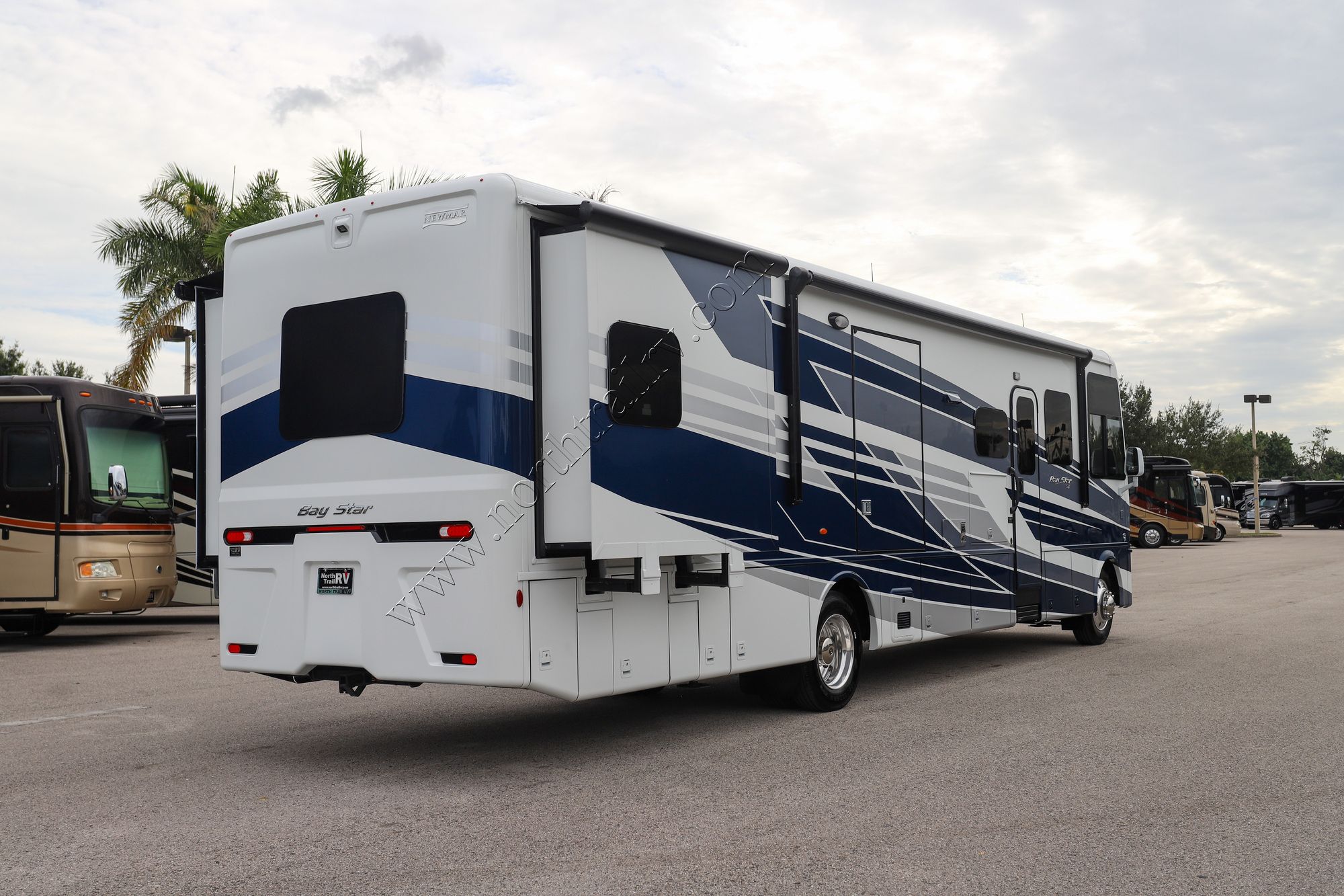 New 2026 Newmar Bay Star 3811 Class A  For Sale