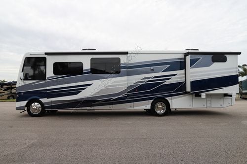 2026 Newmar Bay Star 3811
