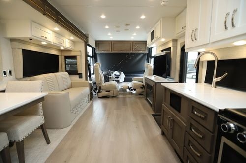 2026 Newmar Bay Star 3811