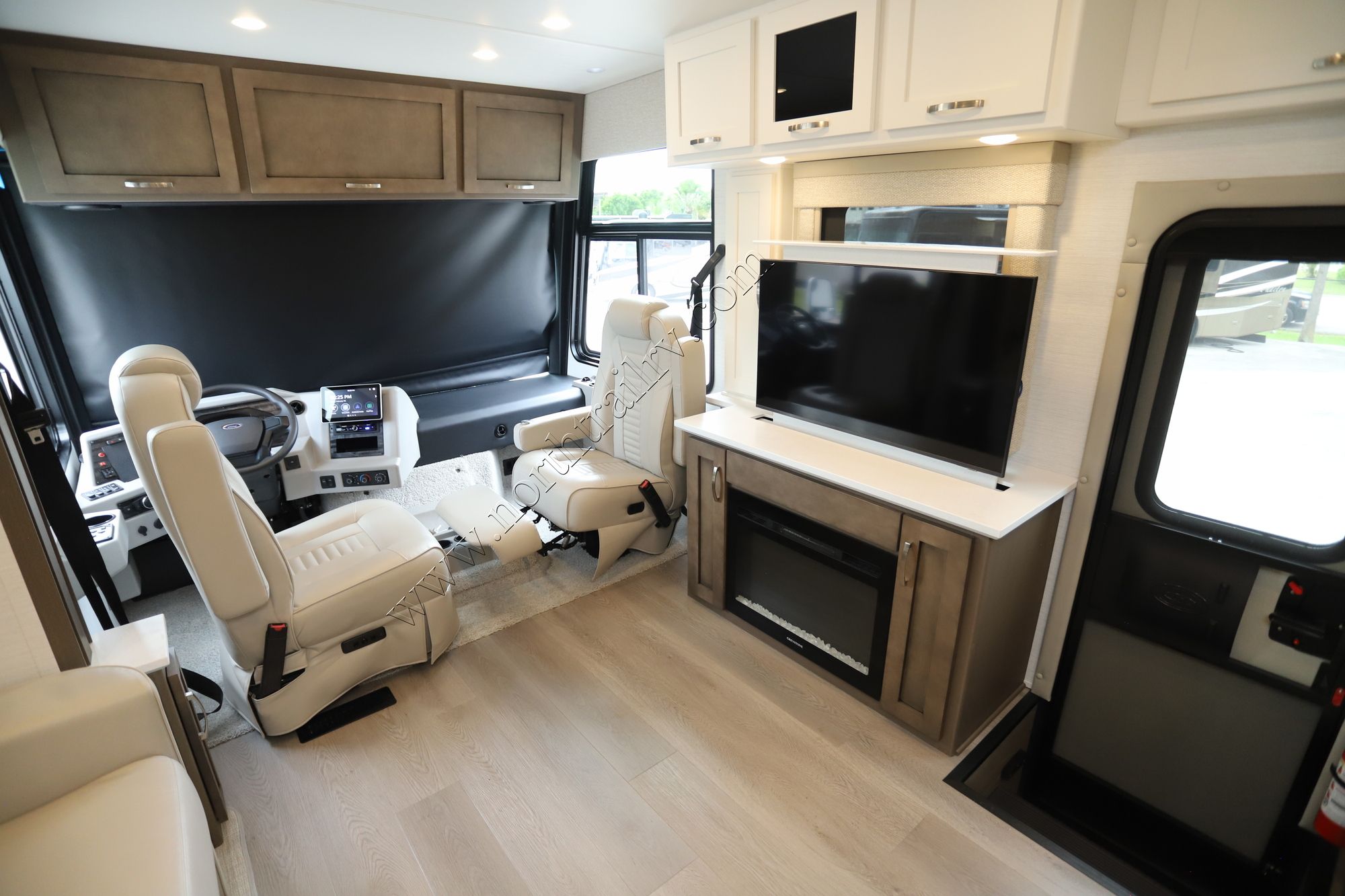 New 2026 Newmar Bay Star 3811 Class A  For Sale