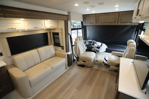 2026 Newmar Bay Star 3811