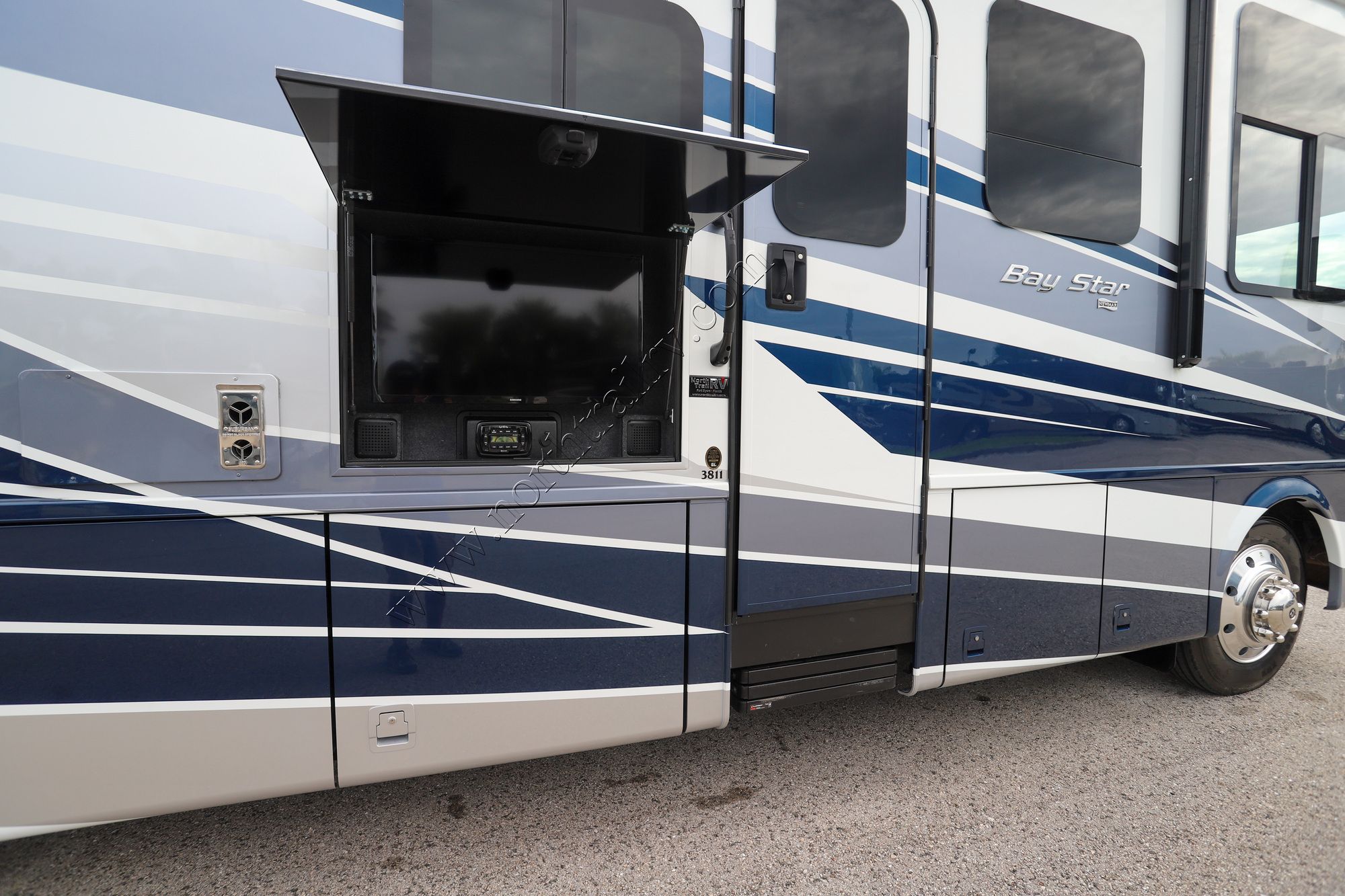 New 2026 Newmar Bay Star 3811 Class A  For Sale