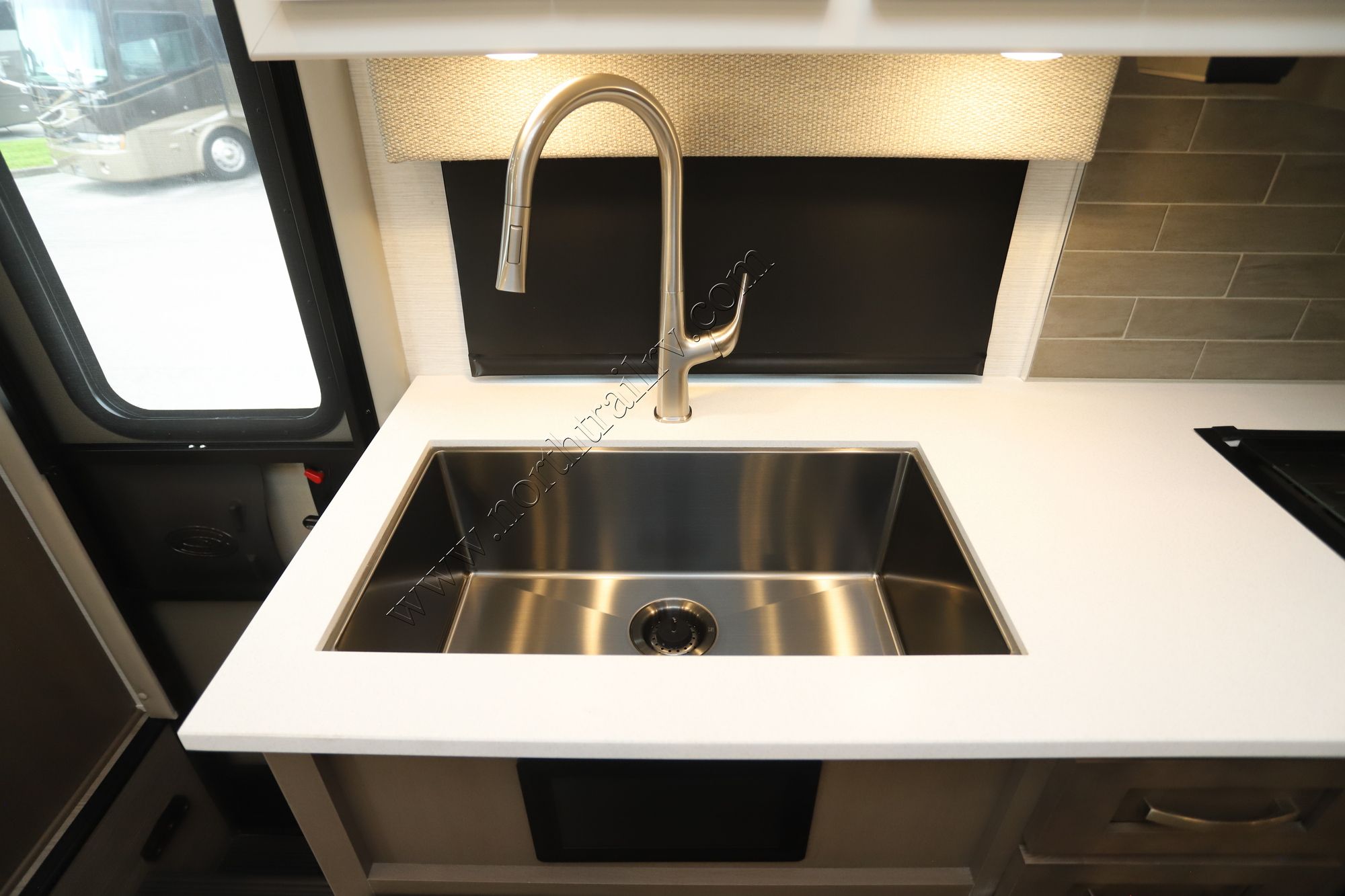 New 2026 Newmar Bay Star 3811 Class A  For Sale
