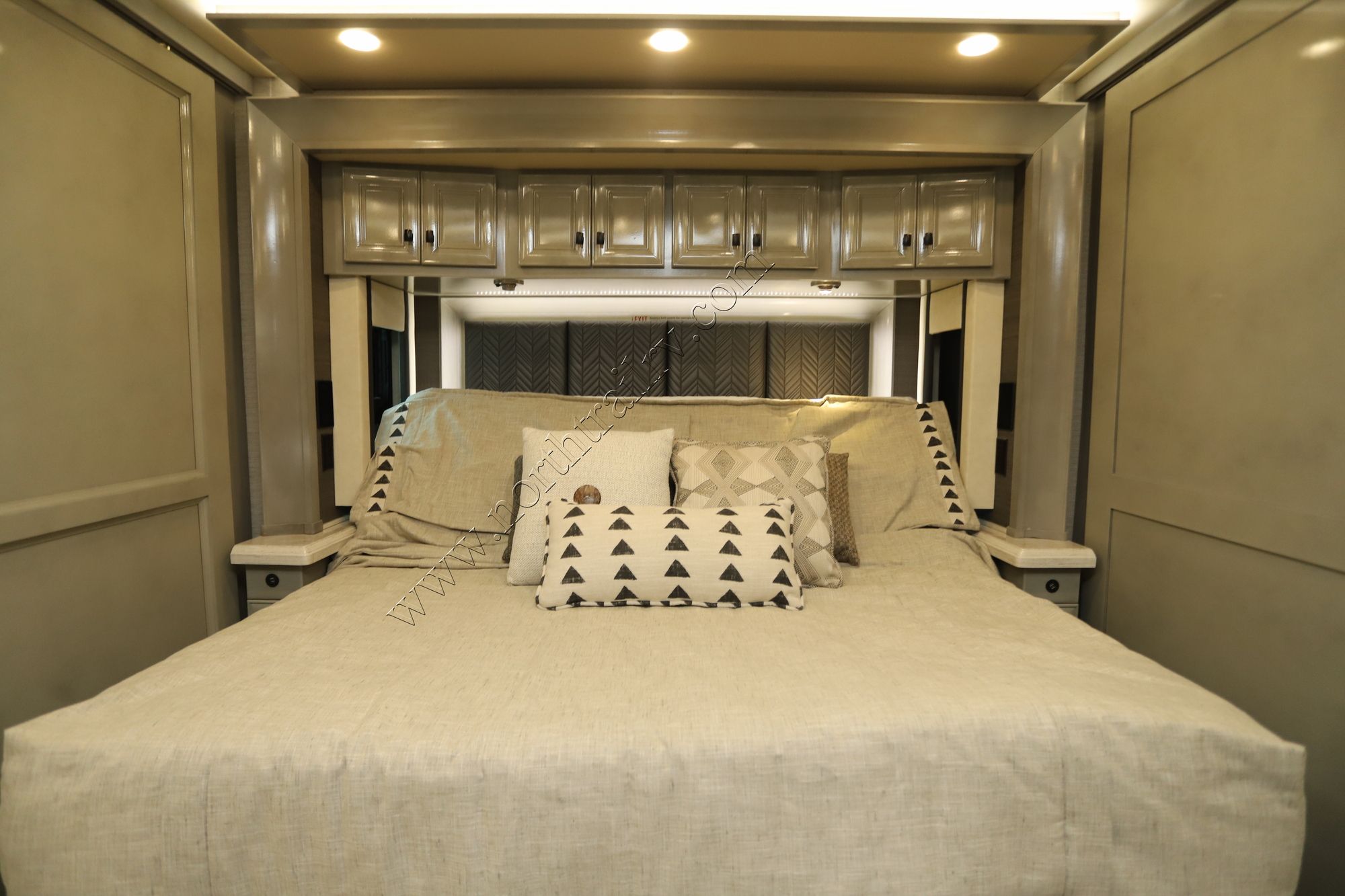 Used 2021 Tiffin Motor Homes Allegro Bus 35CP Class A  For Sale
