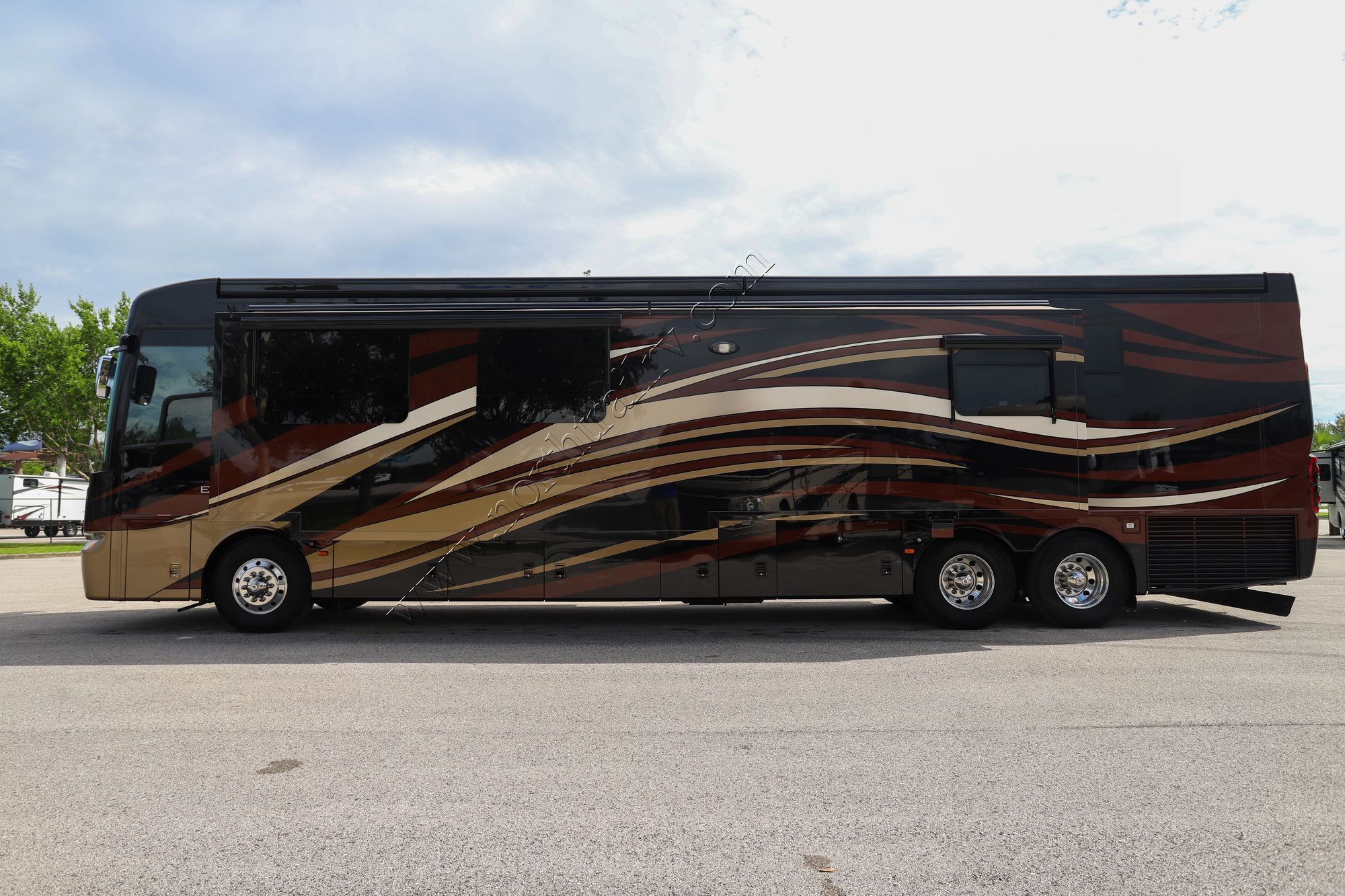 Used 2011 Newmar Essex 4524 Class A  For Sale