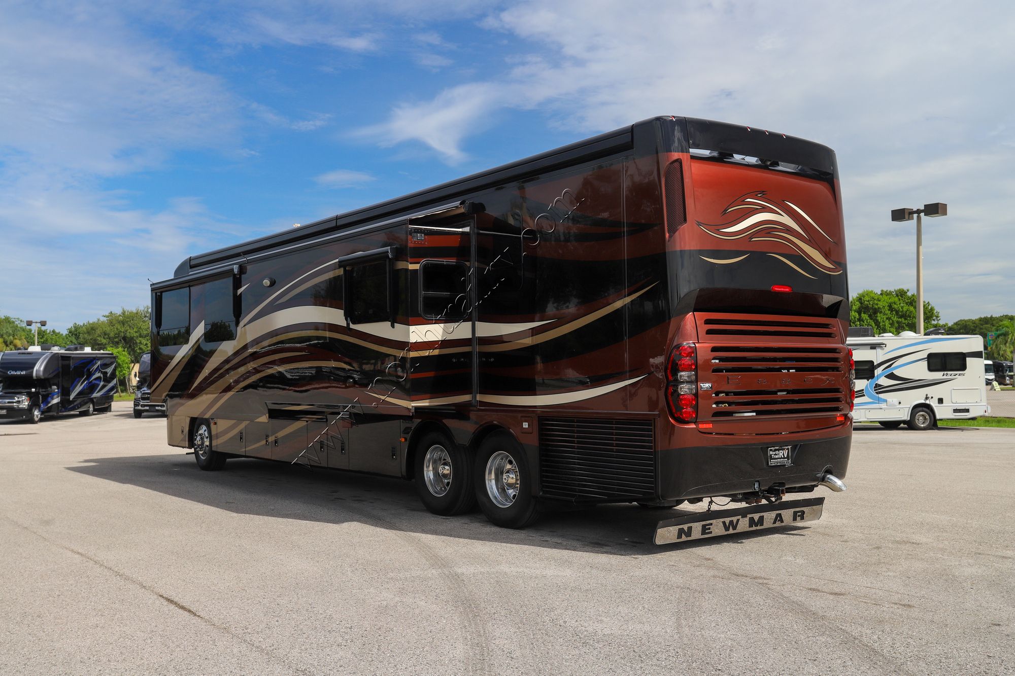 Used 2011 Newmar Essex 4524 Class A  For Sale