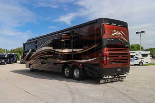 2011 Newmar Essex 4524