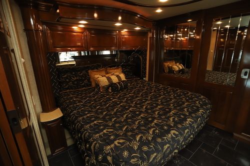 2011 Newmar Essex 4524
