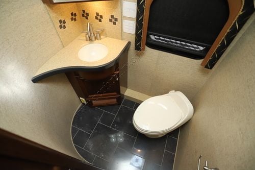 2011 Newmar Essex 4524
