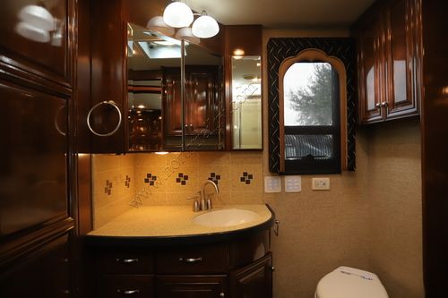 2011 Newmar Essex 4524