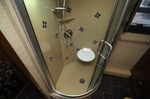 2011 Newmar Essex 4524