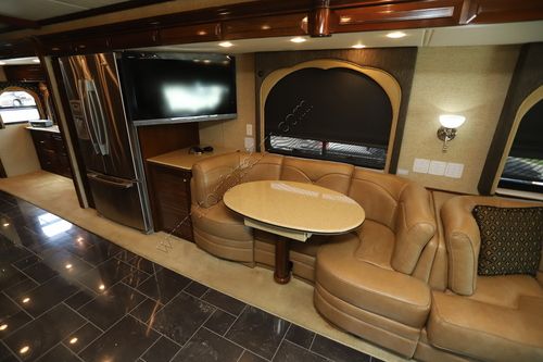 2011 Newmar Essex 4524