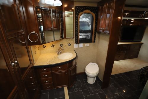 2011 Newmar Essex 4524