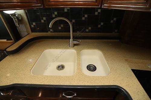 2011 Newmar Essex 4524