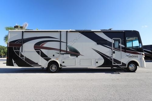 2019 Coachmen Mirada 35LS