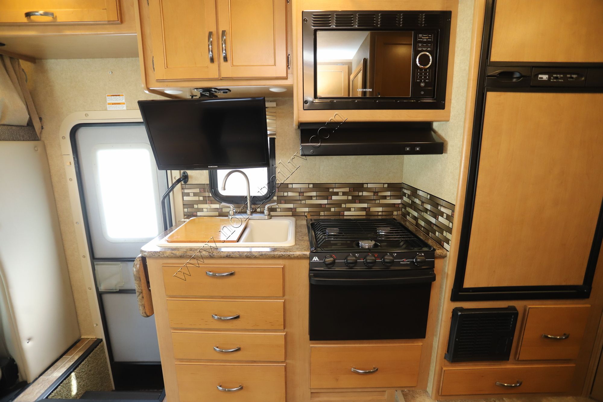 Used 2016 Thor Chateau 22B Class C  For Sale