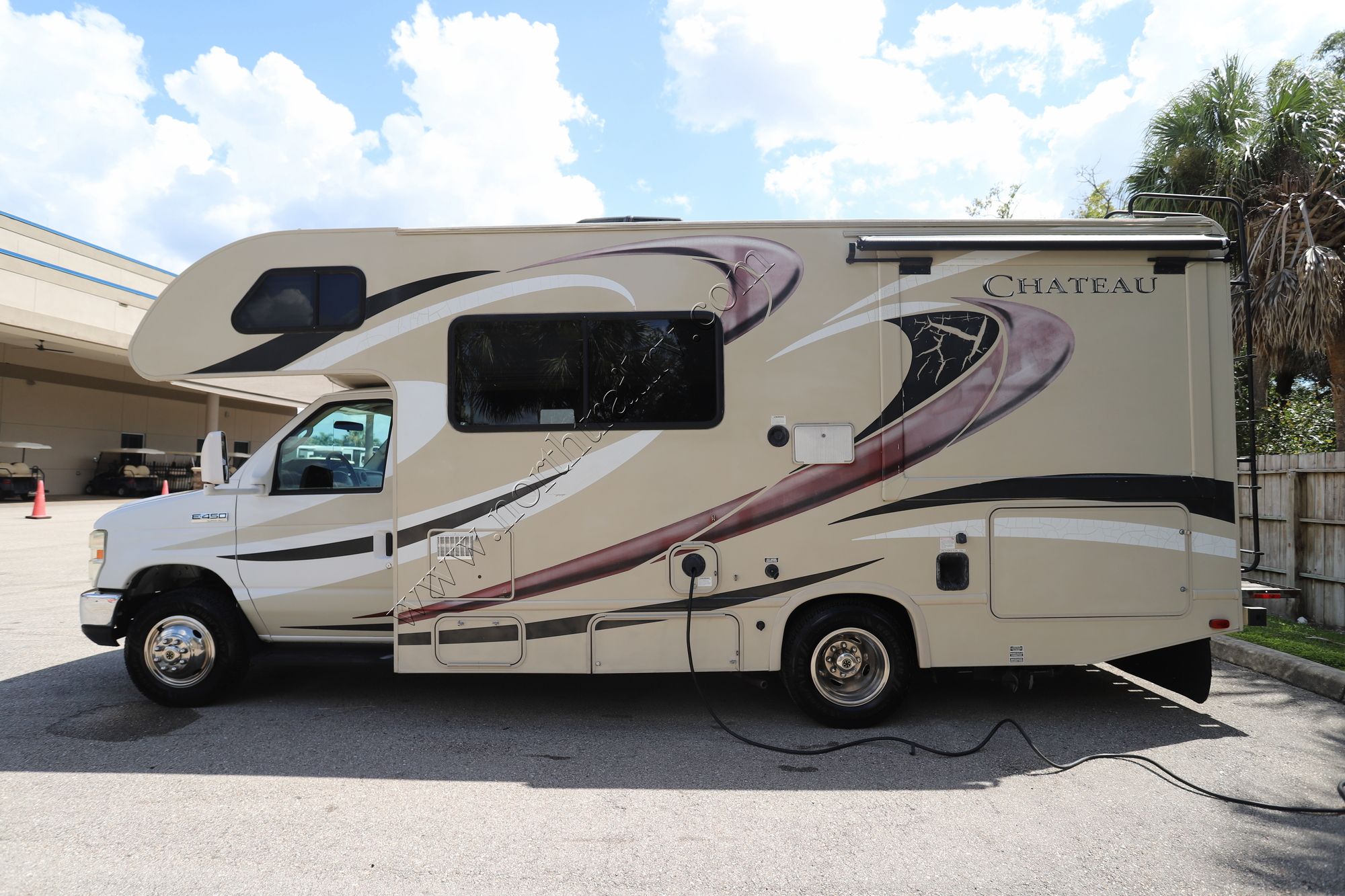 Used 2016 Thor Chateau 22B Class C  For Sale