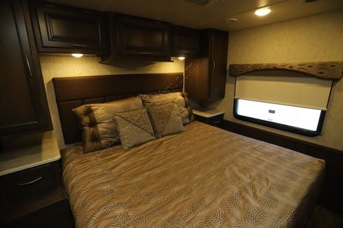 2019 Coachmen Mirada 35LS