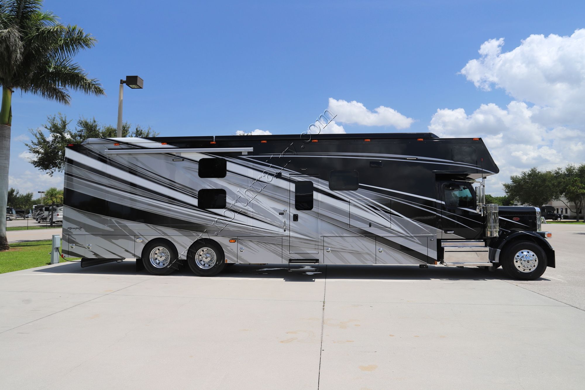 New 2026 Renegade Rv Classic 45CBF Super C  For Sale