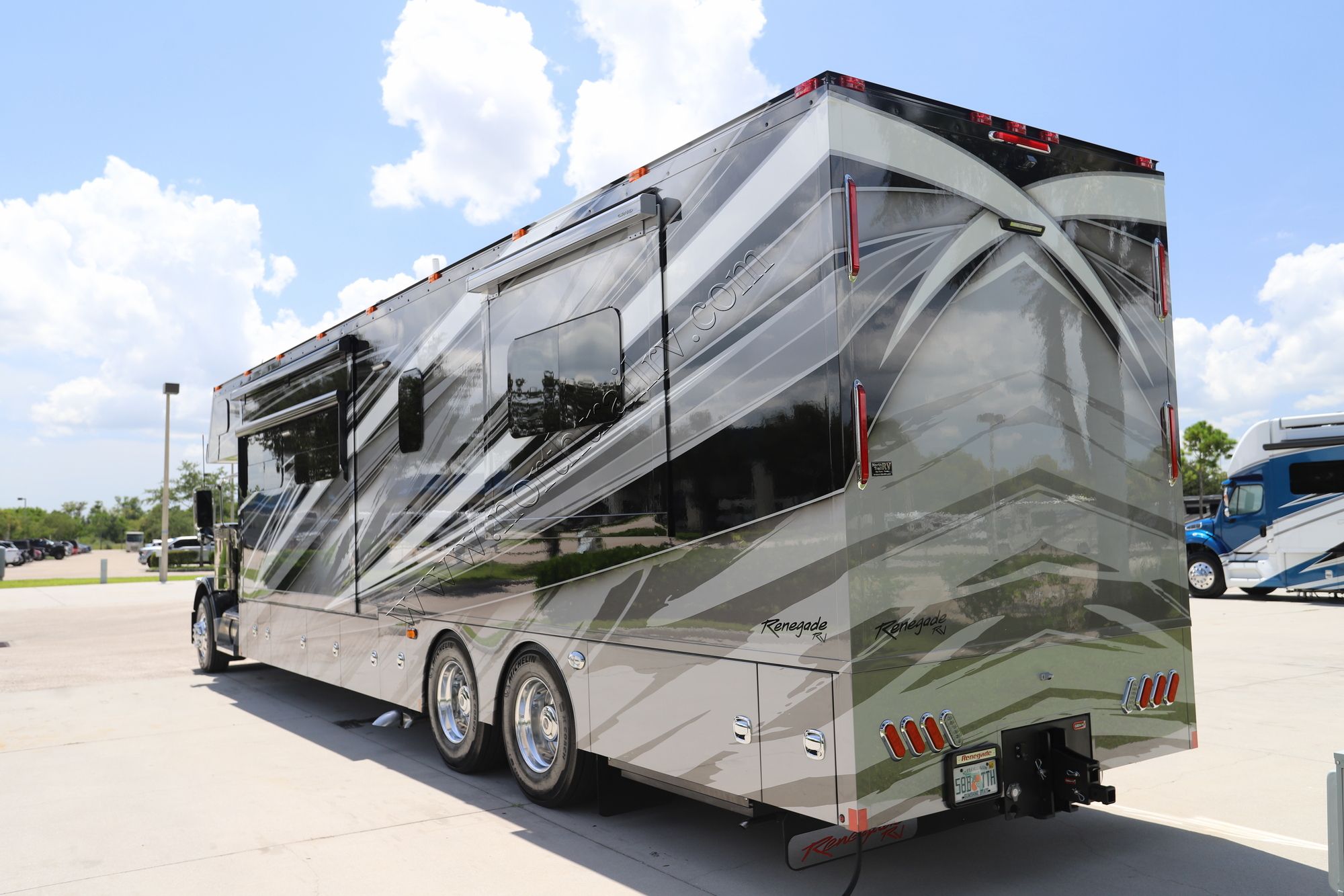 New 2026 Renegade Rv Classic 45CBF Super C  For Sale