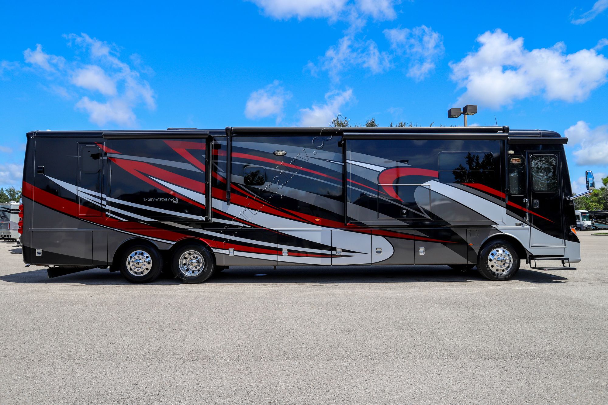Used 2019 Newmar Ventana 4326 Class A  For Sale