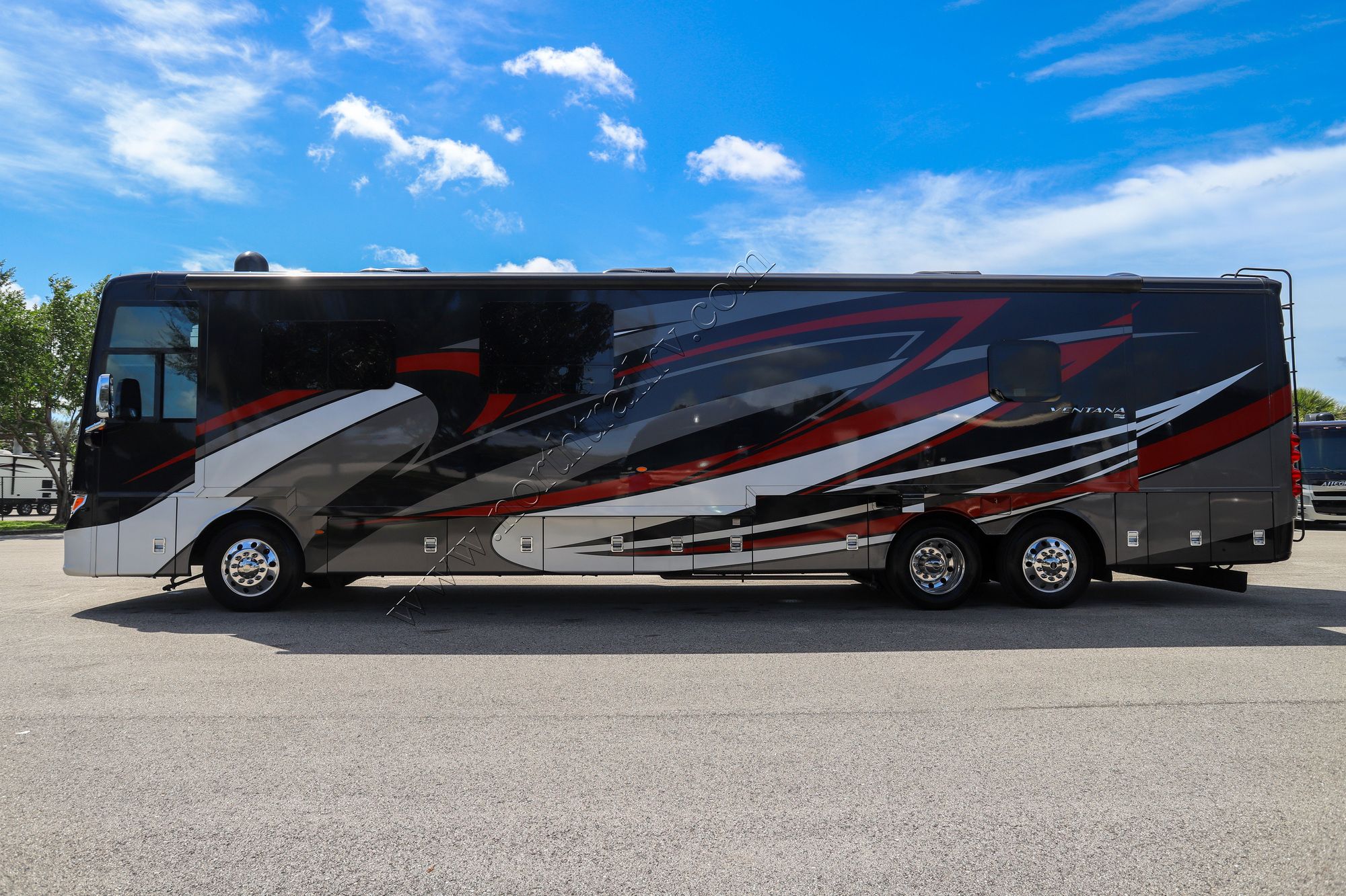 Used 2019 Newmar Ventana 4326 Class A  For Sale