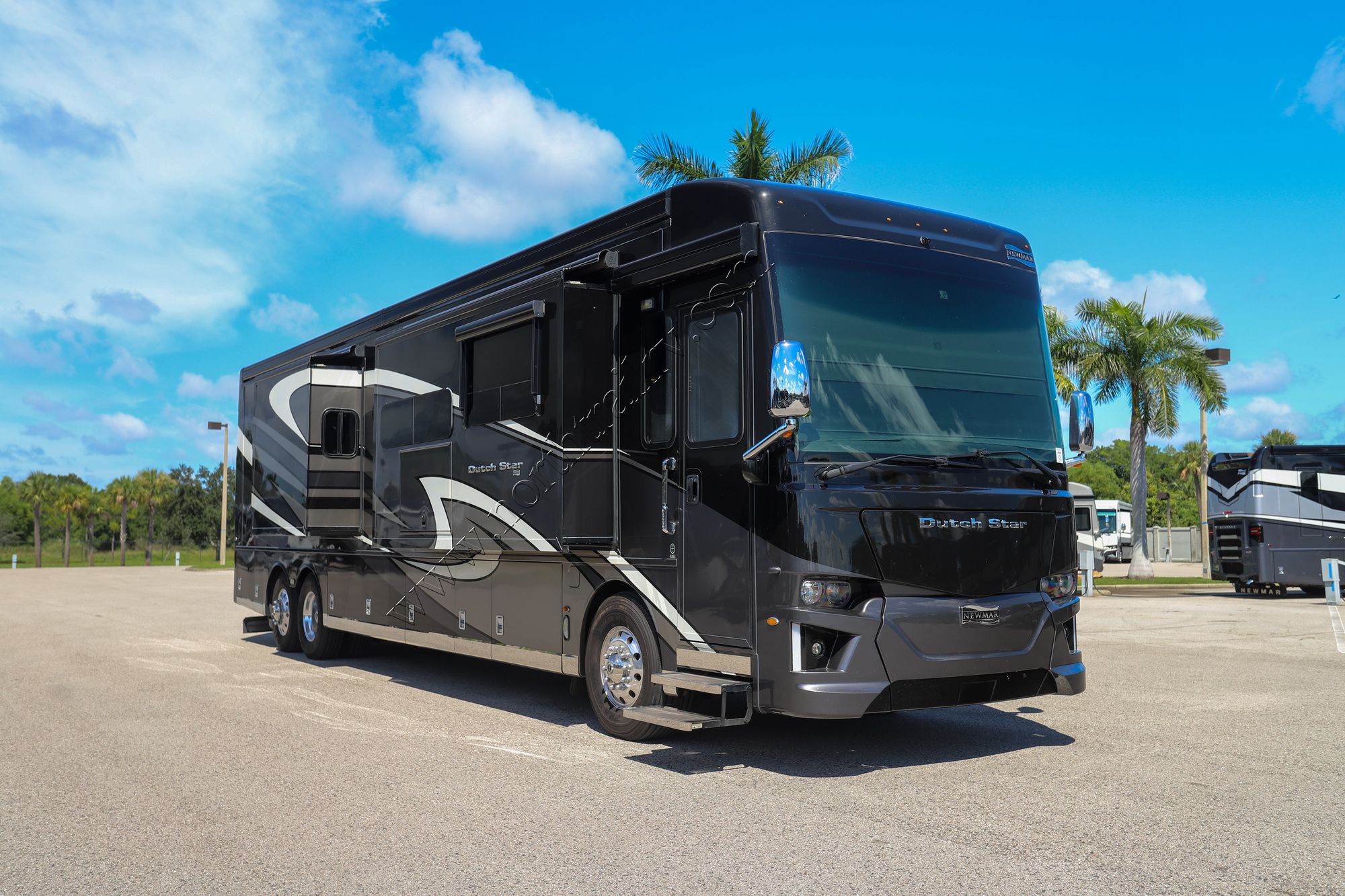 Used 2020 Newmar Dutch Star 4362 Class A  For Sale