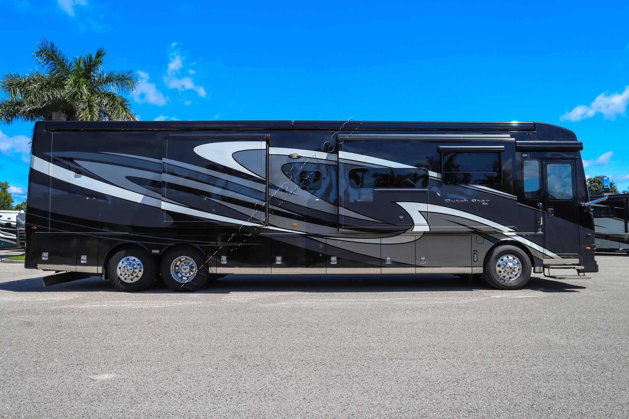 Used 2020 Newmar Dutch Star 4362 Class A  For Sale