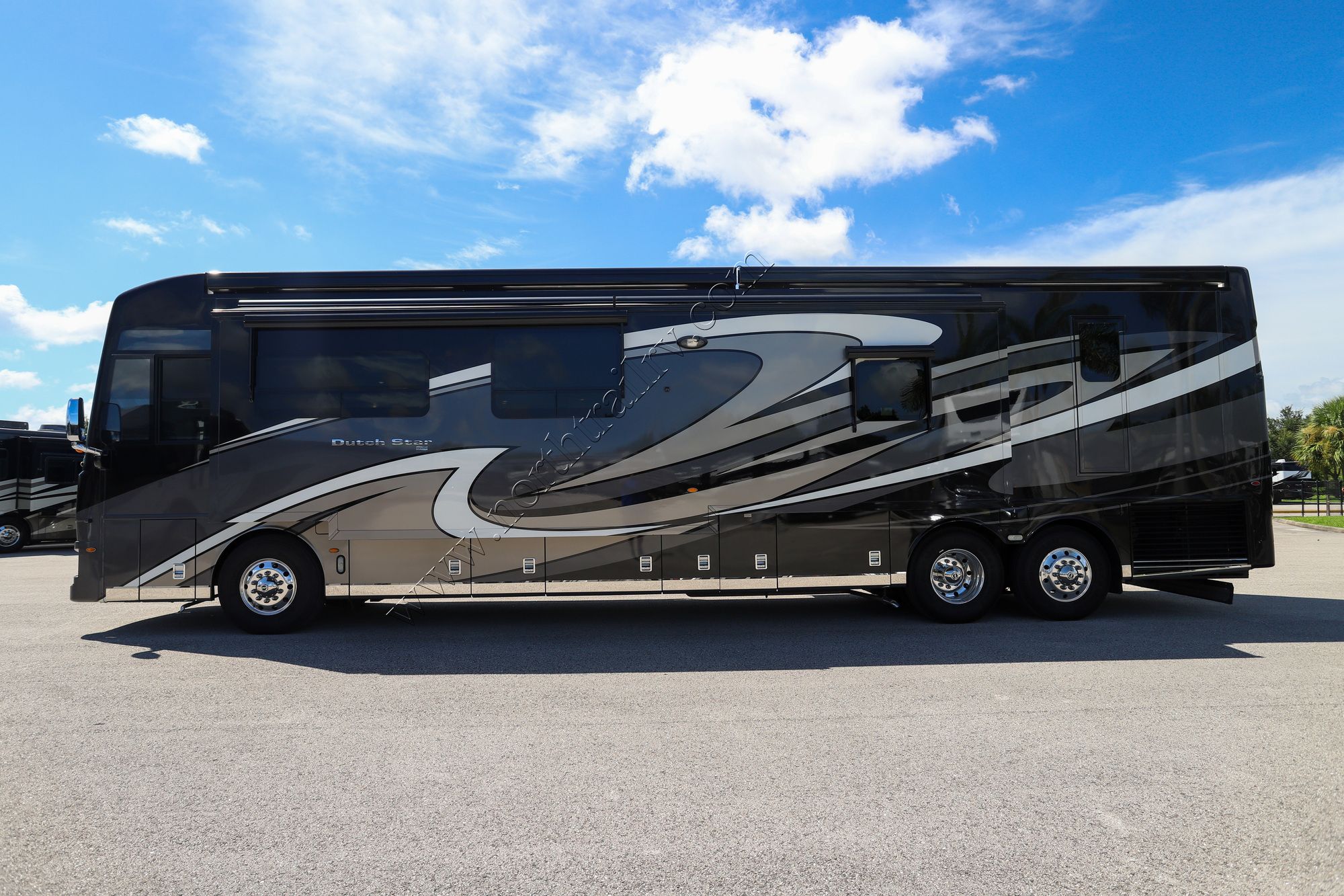 Used 2020 Newmar Dutch Star 4362 Class A  For Sale