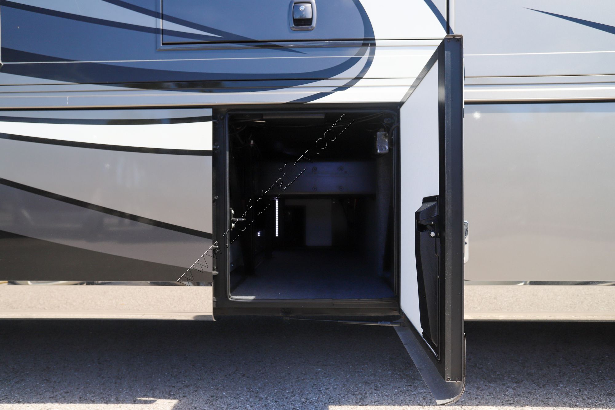 Used 2020 Newmar Dutch Star 4362 Class A  For Sale