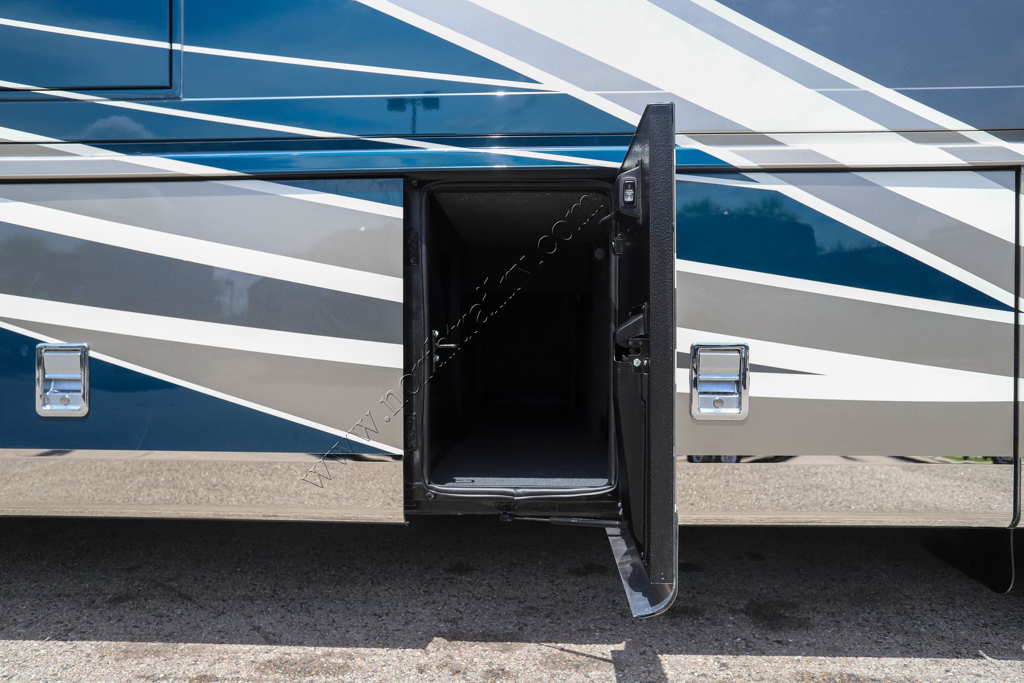 New 2026 Newmar New Aire 3543 Class A  For Sale