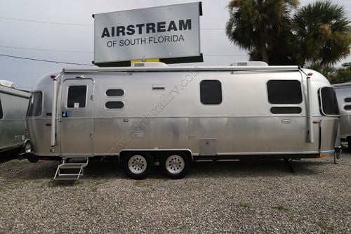2026 Airstream Globetrotter 27FB