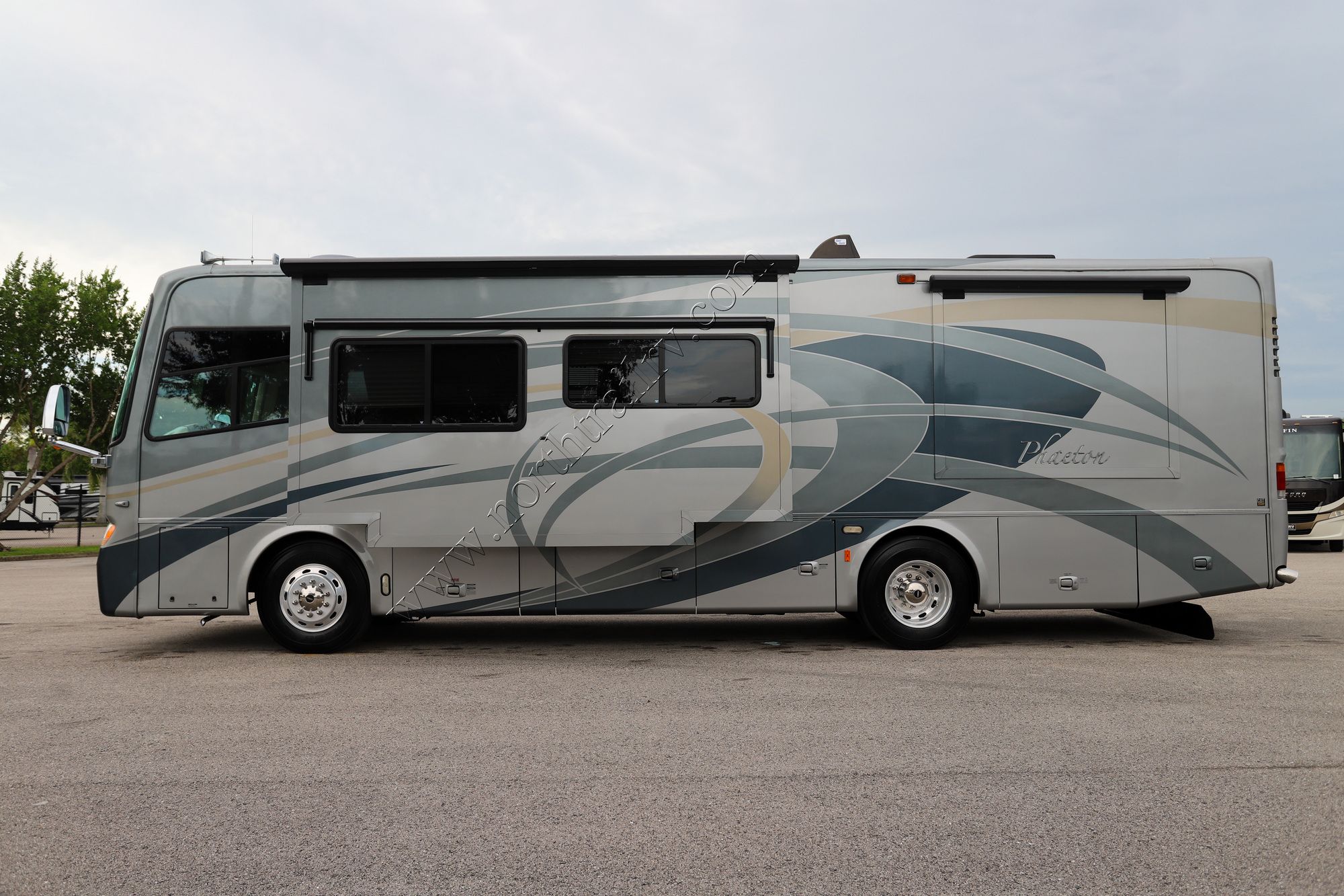 Used 2007 Tiffin Motor Homes Phaeton 35DH Class A  For Sale