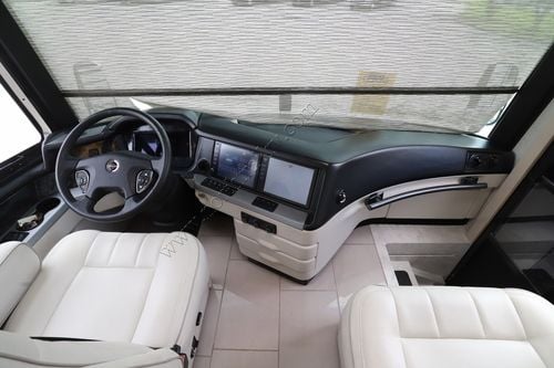 2022 Newmar London Aire 4551