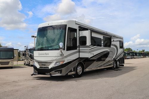 2022 Newmar London Aire 4551