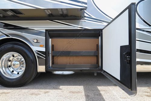 2022 Newmar London Aire 4551