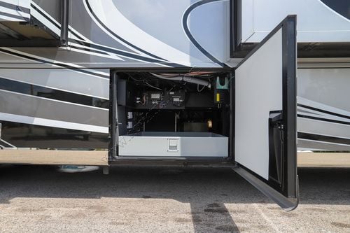 2022 Newmar London Aire 4551