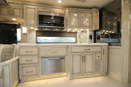 2022 Newmar London Aire 4551