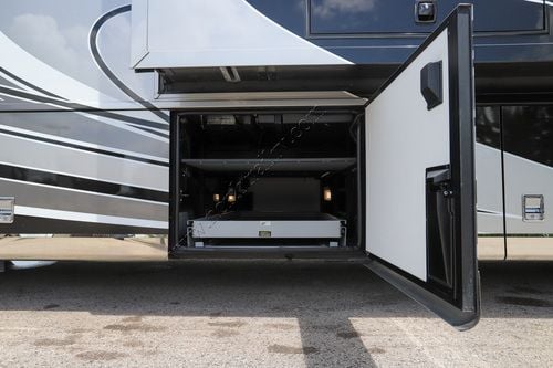 2022 Newmar London Aire 4551