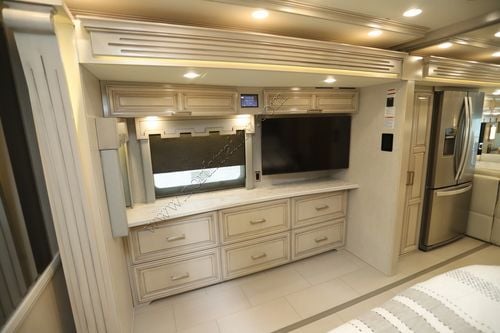 2022 Newmar London Aire 4551