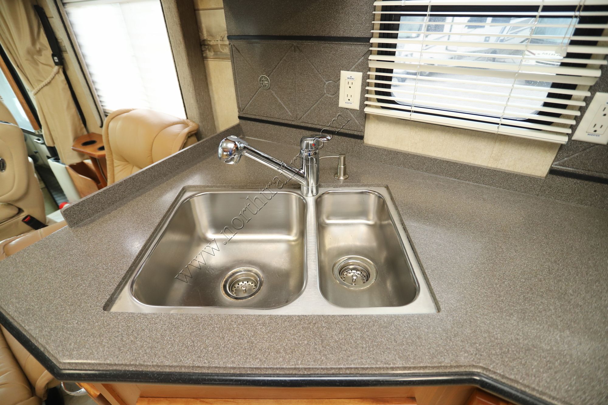 Used 2007 Tiffin Motor Homes Phaeton 35DH Class A  For Sale