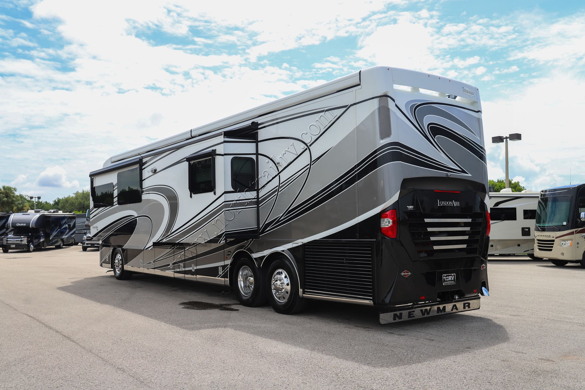 Used 2022 Newmar London Aire 4551 Class A  For Sale