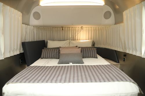 2026 Airstream Globetrotter 27FB