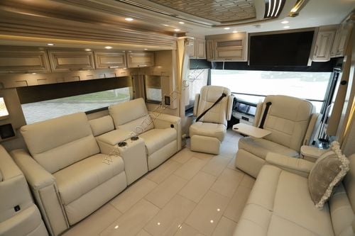 2022 Newmar London Aire 4551